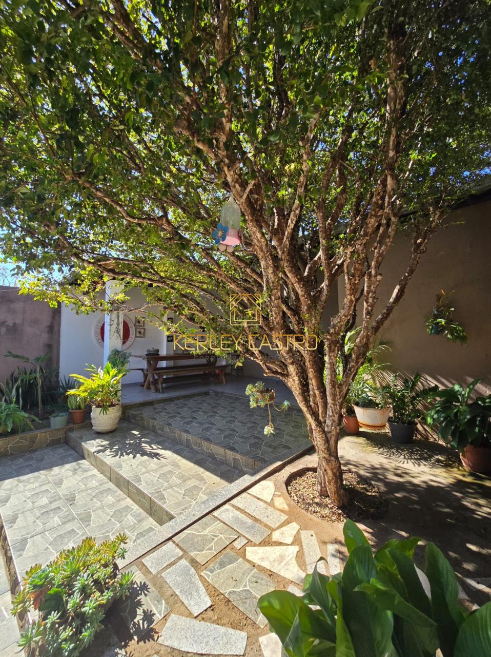 VENDO CASA NA REGIÃO DO BOM JARDIM -Sete Lagoas,MG
